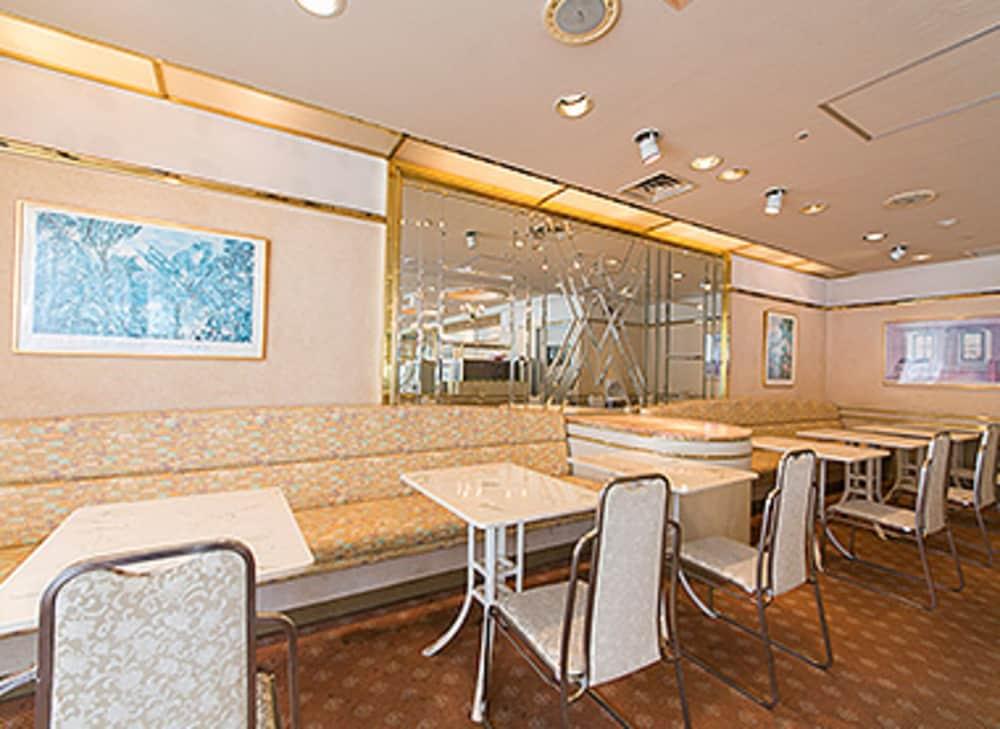 Tokushima Washington Hotel Plaza Exterior foto