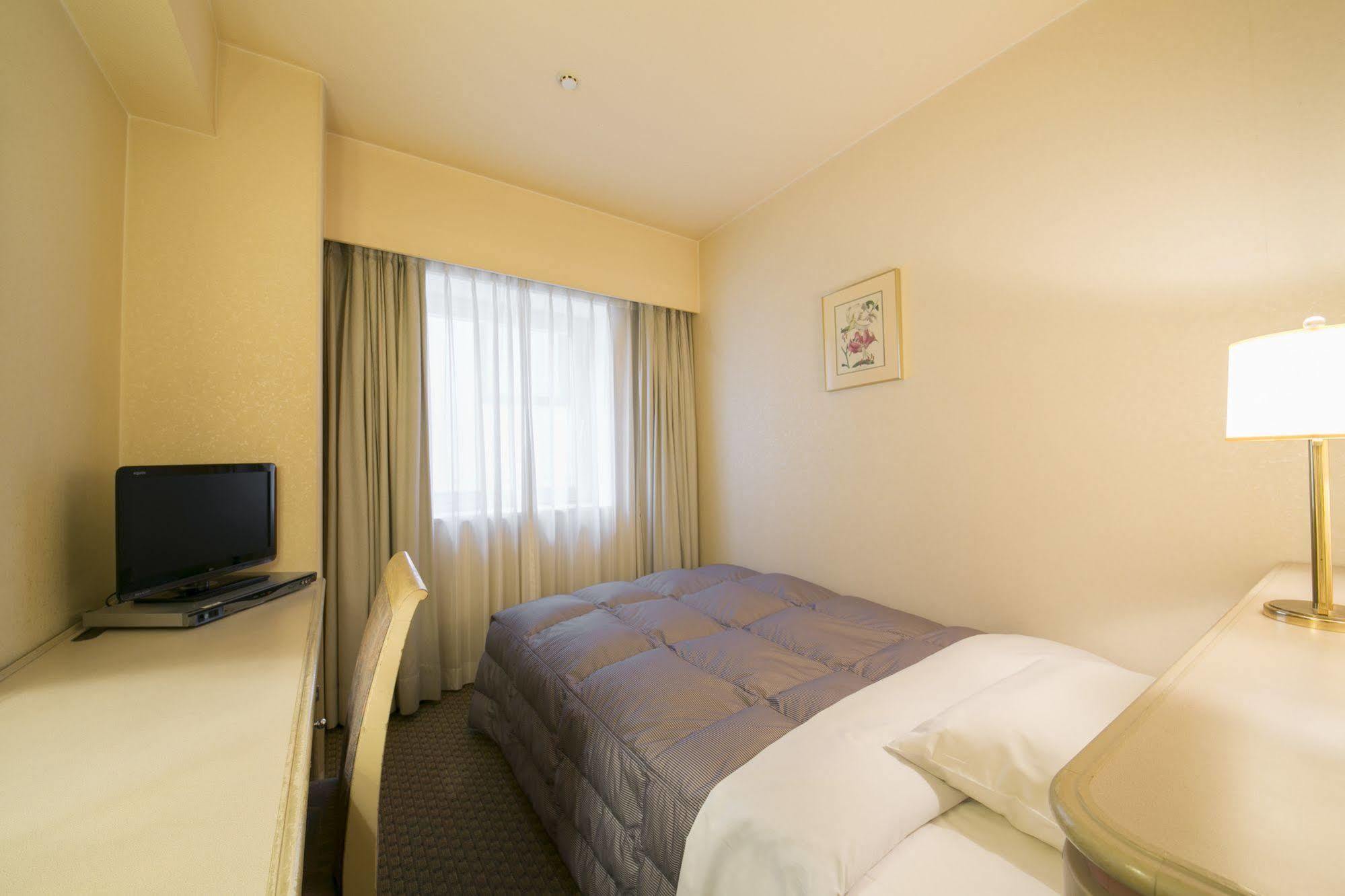 Tokushima Washington Hotel Plaza Exterior foto